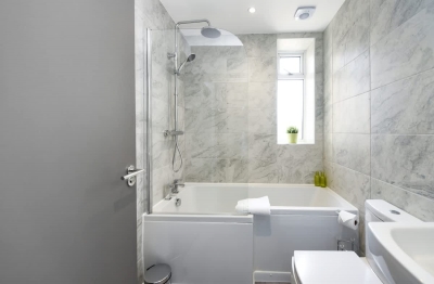 Diamond House - 4 Bed in Airdrie. Close to Glasgow