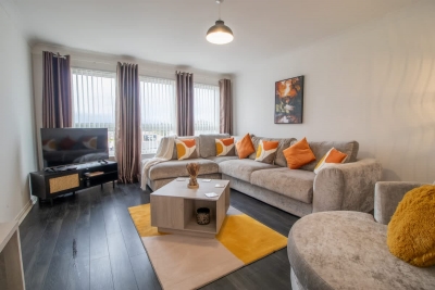 Park View - 2 bed flat with parking in Motherwell