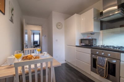 Park View - 2 bed flat with parking in Motherwell