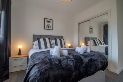 Park View - 2 bed flat with parking in Motherwell