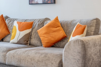 Park View - 2 bed flat with parking in Motherwell