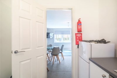 Monicas Apartment - 2-Bed Flat in Coatbridge
