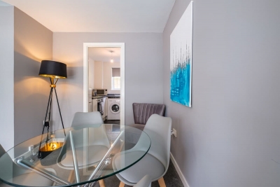 Monicas Apartment - 2-Bed Flat in Coatbridge