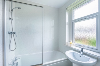 Millfield House -2 Bed in Motherwell near Motorway