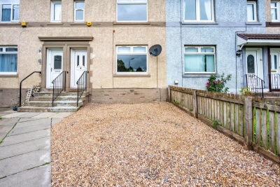 Millfield House -2 Bed in Motherwell near Motorway