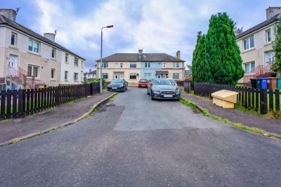 Millfield House -2 Bed in Motherwell near Motorway