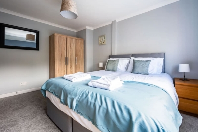 Scotia House -3 Bed in Larkhall. Close to Motorway