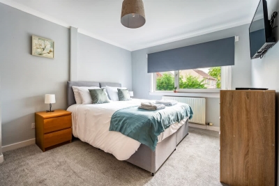 Scotia House -3 Bed in Larkhall. Close to Motorway