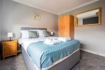Scotia House -3 Bed in Larkhall. Close to Motorway