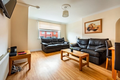 Scotia House -3 Bed in Larkhall. Close to Motorway