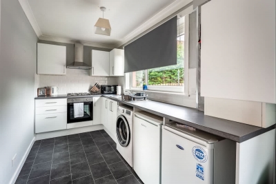 Scotia House -3 Bed in Larkhall. Close to Motorway