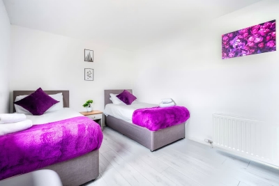 Balloch House - 3-Bed in Shotts. Close to Motorway