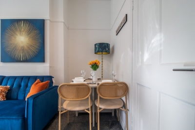 Bella House| Fresh 3 Bed Apt in Glasgow | Sleeps 5