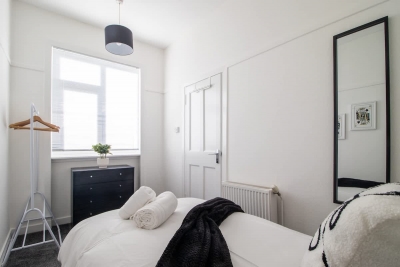Bella House| Fresh 3 Bed Apt in Glasgow | Sleeps 5