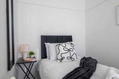 Bella House| Fresh 3 Bed Apt in Glasgow | Sleeps 5