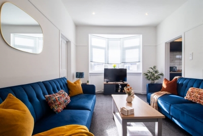 Bella House| Fresh 3 Bed Apt in Glasgow | Sleeps 5