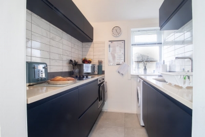Bella House| Fresh 3 Bed Apt in Glasgow | Sleeps 5