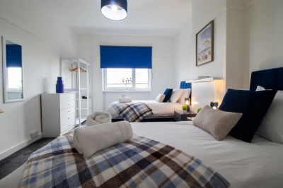 Bella House| Fresh 3 Bed Apt in Glasgow | Sleeps 5
