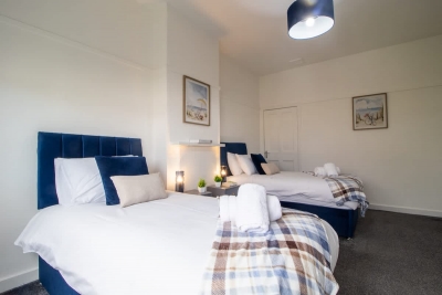 Bella House| Fresh 3 Bed Apt in Glasgow | Sleeps 5