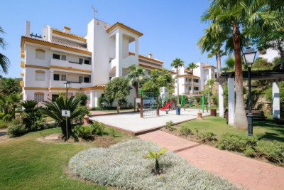 Chic 2-Bedroom Apartment in Mijas for Relaxed Luxury