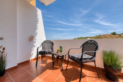Chic 2-Bedroom Apartment in Mijas for Relaxed Luxury