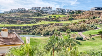 Chic 2-Bedroom Apartment in Mijas for Relaxed Luxury