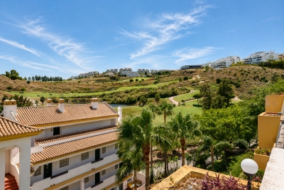 Chic 2-Bedroom Apartment in Mijas for Relaxed Luxury