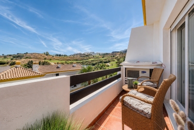 Chic 2-Bedroom Apartment in Mijas for Relaxed Luxury