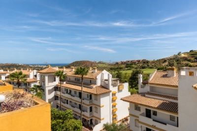 Chic 2-Bedroom Apartment in Mijas for Relaxed Luxury