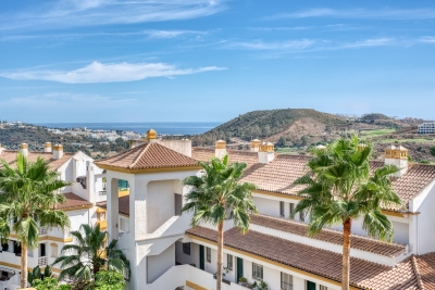 Chic 2-Bedroom Apartment in Mijas for Relaxed Luxury