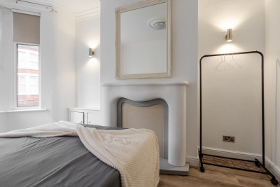 4 Mins to Anfield | Flex Beds | Bath & Shower | TV