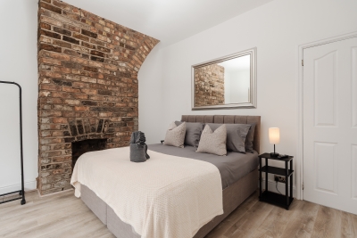 4 Mins to Anfield | Flex Beds | Bath & Shower | TV