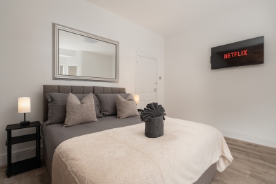4 Mins to Anfield | Flex Beds | Bath & Shower | TV