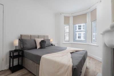 4 Mins to Anfield | Flex Beds | Bath & Shower | TV