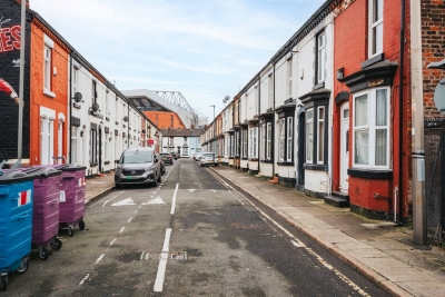 LFC Stay | 1 Min to Stadium | W/M | Pet Friendly
