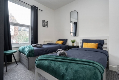 LFC Stay | 1 Min to Stadium | W/M | Pet Friendly