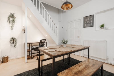 LFC Stay | 1 Min to Stadium | W/M | Pet Friendly