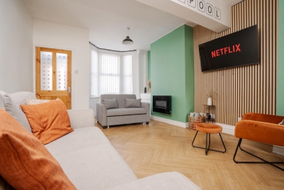 Free Parking | Contractor/Family | 10Mins to Beach