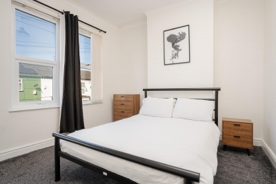 Free Parking | Contractor/Family | 10Mins to Beach