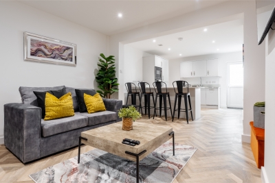 Riverside | Work-Stay | Free Dedicated Parking