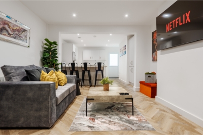 Riverside | Work-Stay | Free Dedicated Parking
