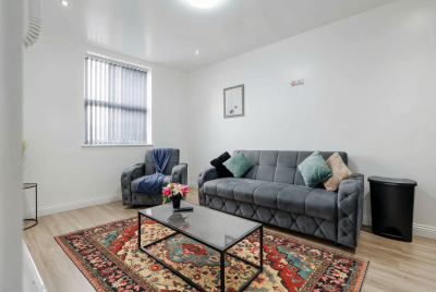 Near LFC & City | Budget | LongTerm | Free Parking