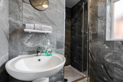 Near LFC & City | Budget | LongTerm | Free Parking