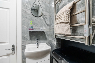 TopFloor Apt | LikeHome | Long-Term | Free Parking