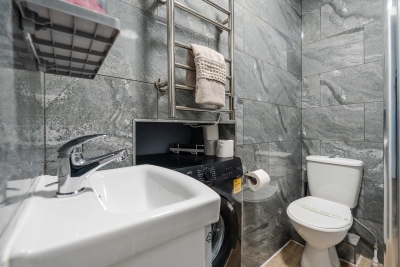 TopFloor Apt | LikeHome | Long-Term | Free Parking