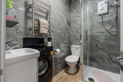 TopFloor Apt | LikeHome | Long-Term | Free Parking