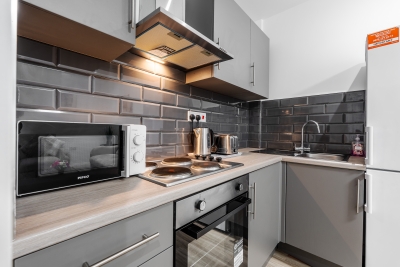 TopFloor Apt | LikeHome | Long-Term | Free Parking