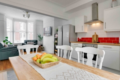 Beatles Retreat | Penny Lane | W/ Patio | Parking
