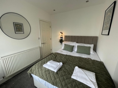 By Woolton Village | Free Parking | Near Airport