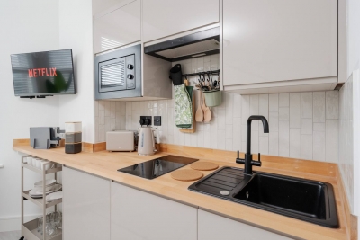 Independent | Kitchen, Desk & Washer | FreeParking